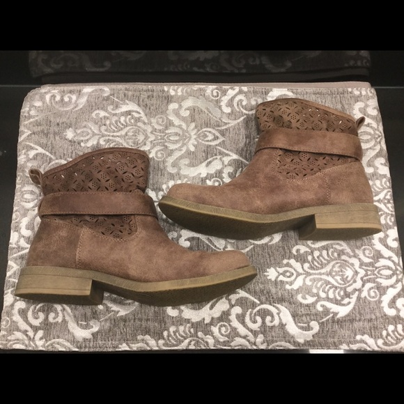 Austin Trading Co. Slouchy Bootie - Picture 4 of 7